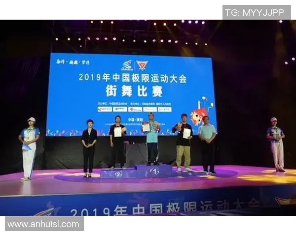 成都极限运动队在世界街舞大赛中以100分稳居积分榜首位